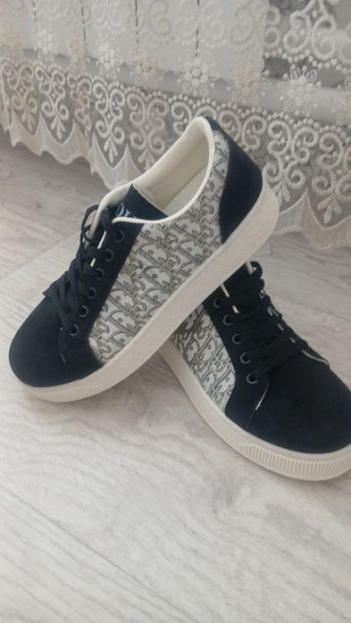 Продам обувь новые