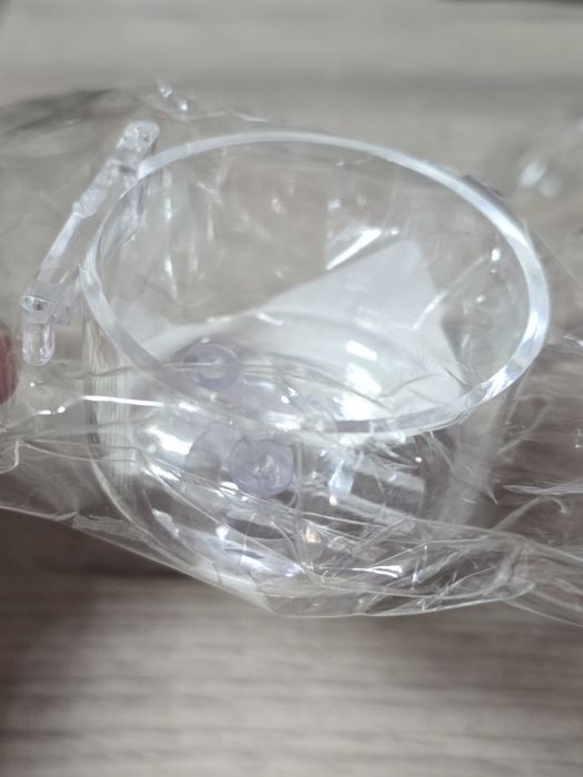 Кормушка для аквариумных рыб и растений 
1. Высокая прозрачность: это