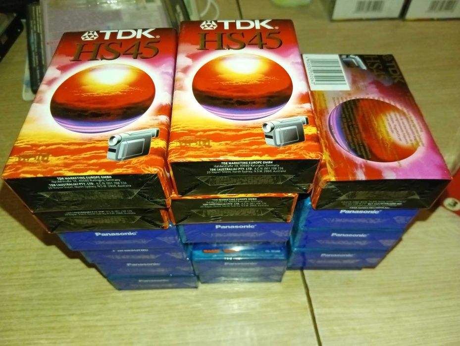Кассеты в формате VHS-C