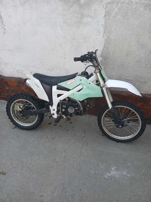 Vând cross KXD 125cc