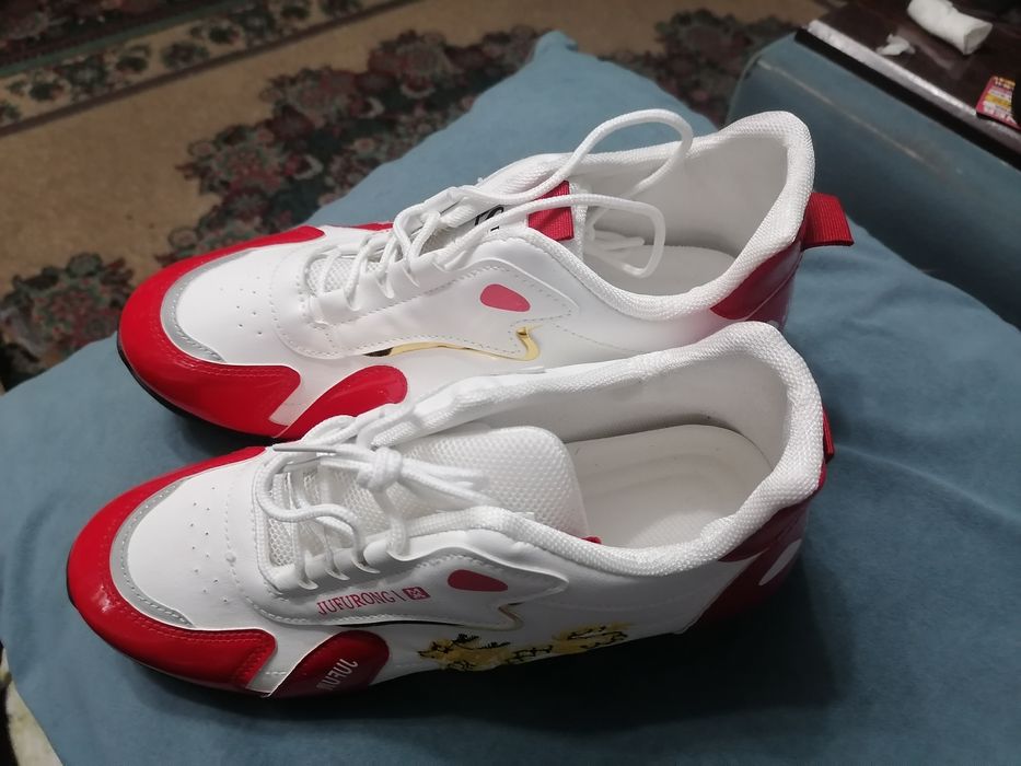 Кроссовки. Осень Весна.