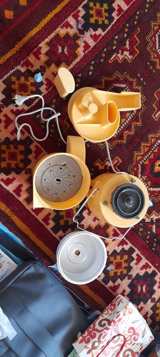 Sariq rangli sok chiqargich .