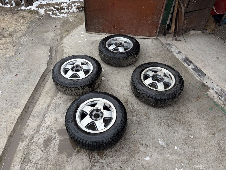 Комплект зимних шипованных колес R14