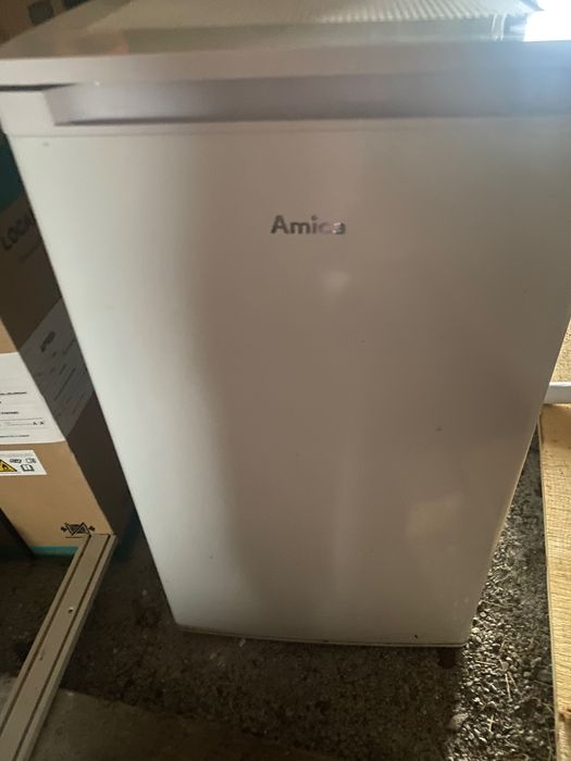 Vând congelator Amica