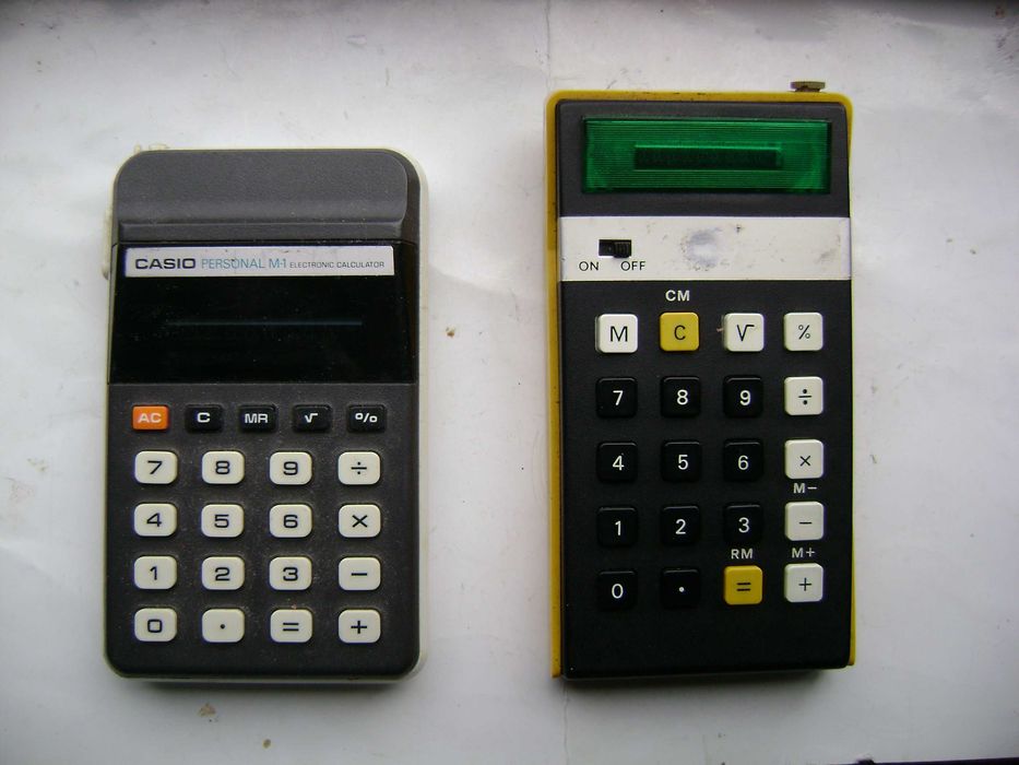Продавам 2 броя ретро калкулатора Casio Personal M1 и ЕЛКА 105
