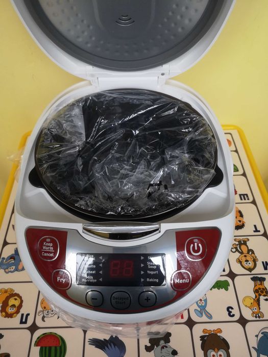 Мултикукър Тефал нов