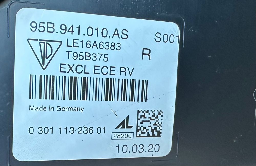 Фар far десен Shadow Black фарове Matrix за Порше Макан Porsche Macan