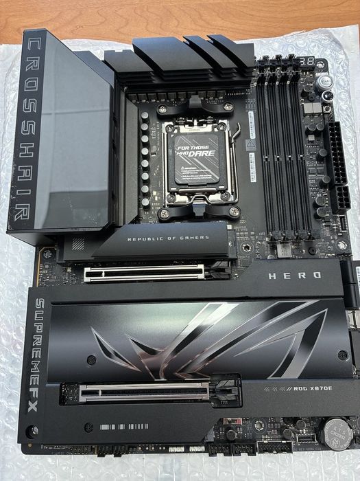 Дънна платка X870e CROSHAIR HERO