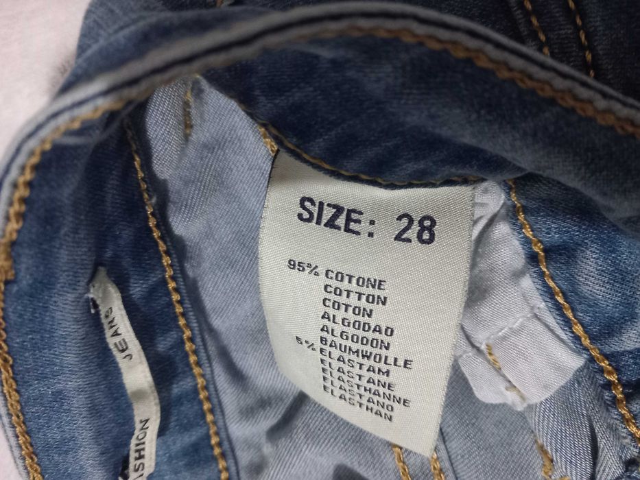 Различни дамски дънки