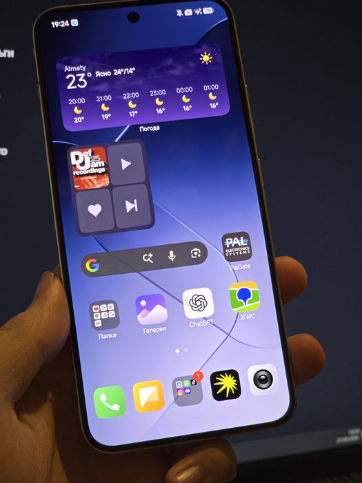 Xiaomi 14 на 16/512