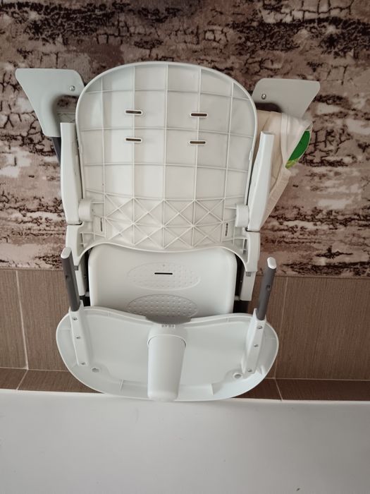 Măsuță pentru bebeluși