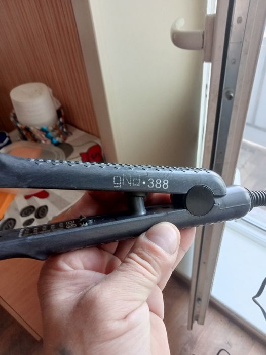 Продам элекроутюжок для  волос