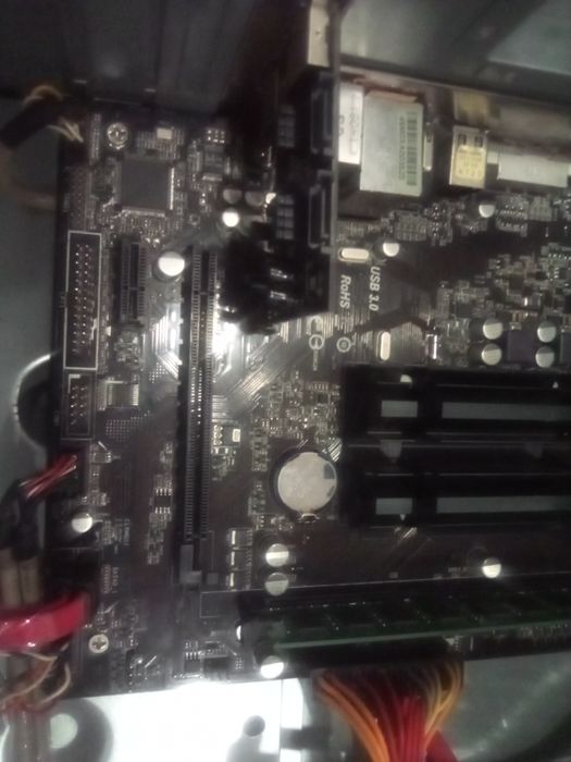 Calculator absolut silențios și economie