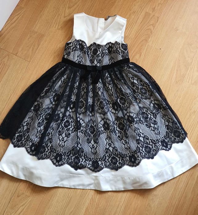 Rochita eleganta cu dantela fete varsta 6 ani