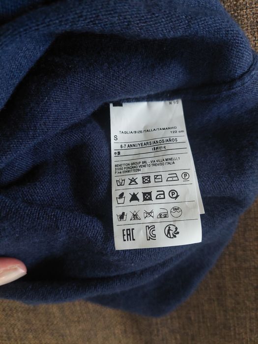 Безрукавка шерсть школьная Benetton на 6-7лет