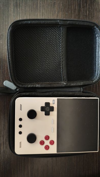 Ретро консоль trimui brick pro