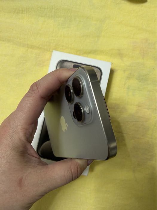 iPhone 15 pro 256gb