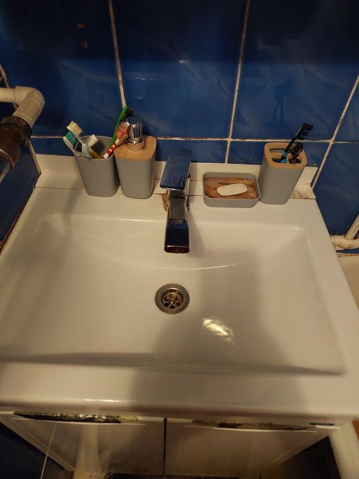 Продам шкаф вместе с раковиной