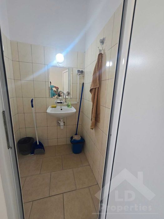 Търговско помещение под наем, кв."Владислав Варненчик"