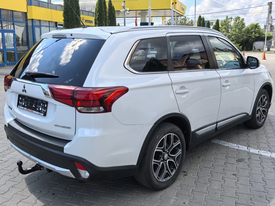 Mitsubishi Outlander 2016