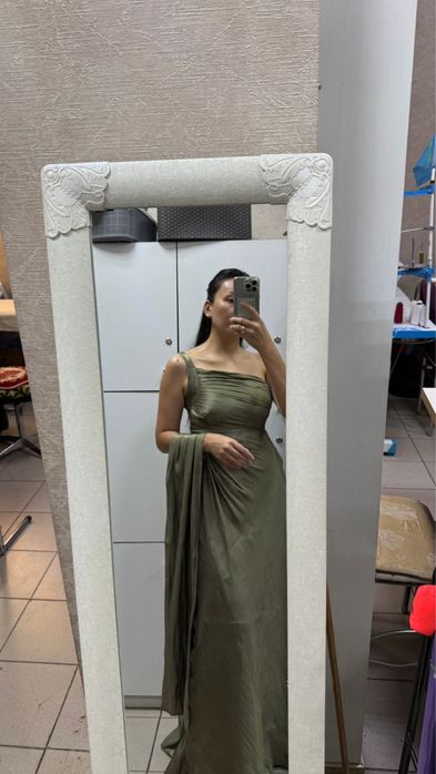 Шикарное вечернее платье