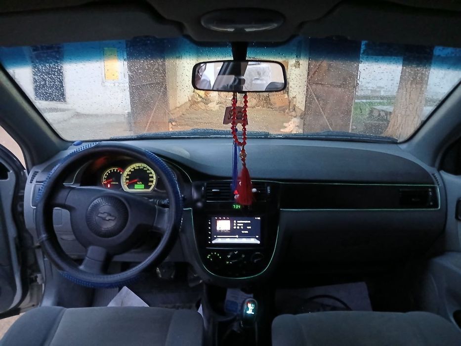 Srochno Chevrolet Lacetti sotiladi 1.8