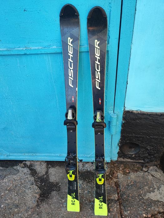 Продам горные лыжи