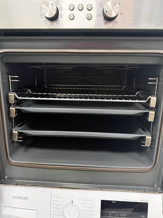 Фурна за вграждане SIEMENS