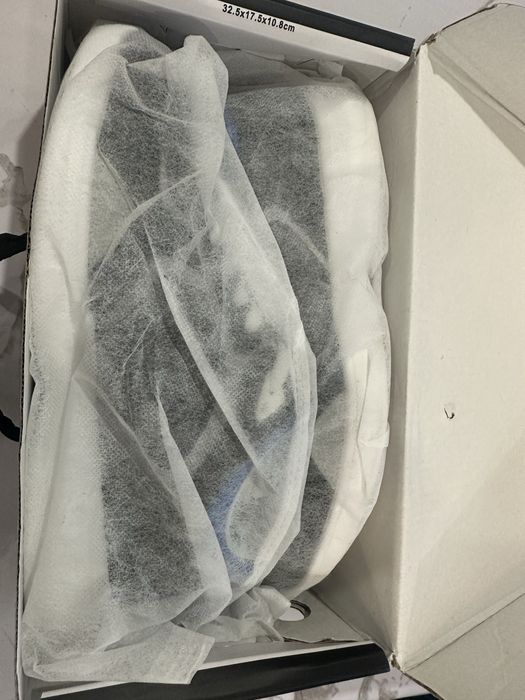 Продам кроссовки