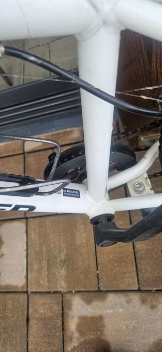 Bicicleta pt fetita  9-12 ani