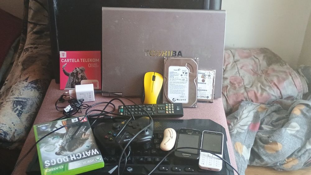 Lot Mare Electronice / Piese: TV, Laptop, Telefoane, Jocuri, Accesorii