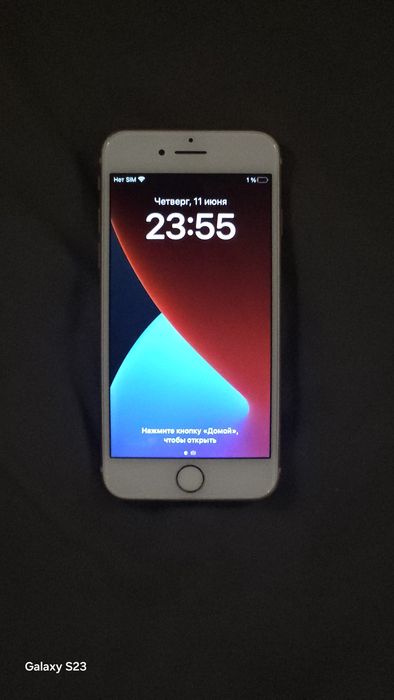Продаю iPhone 8.