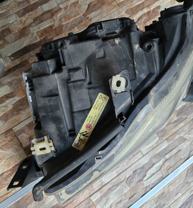 Far bi-xenon BMW E90