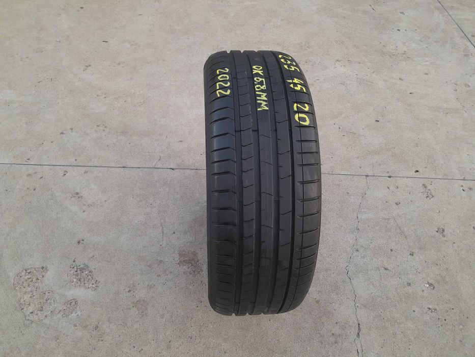 O anvelopa de vara 235 45 20 pirelli p zero PZ4 cu 6,8 mm 2022