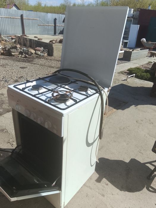 Продам газовую плиту