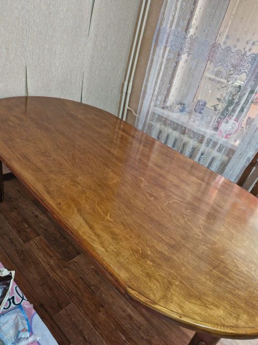 Продам стол обеденный
