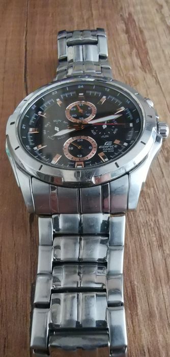 Два бр часовници