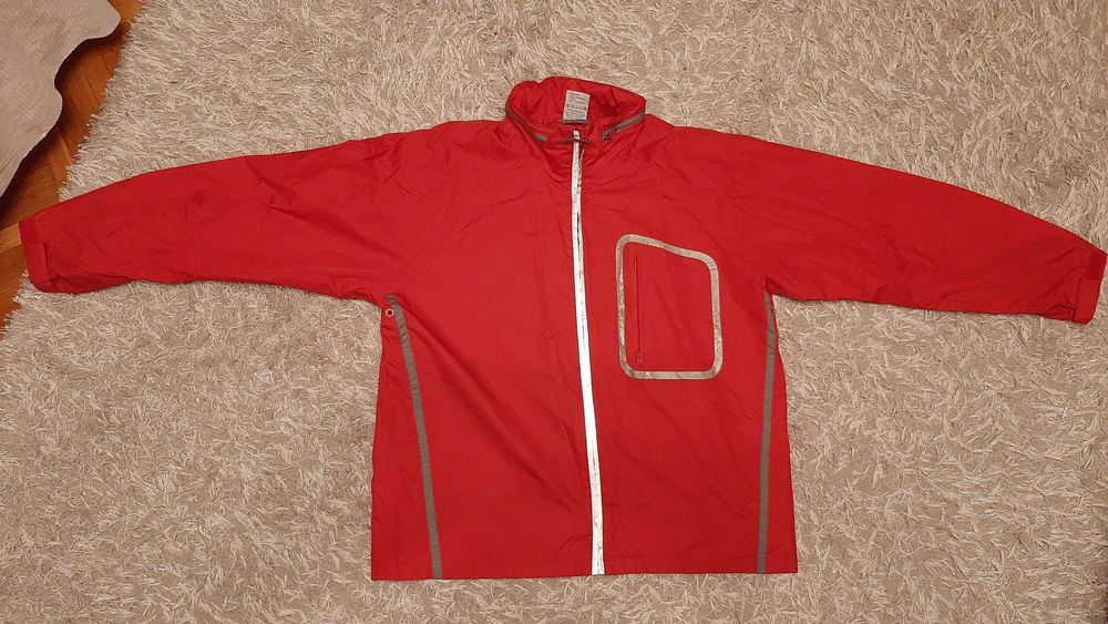 Geaca impermeabila cu gluga pentru drumetii, marime M, marca Alive