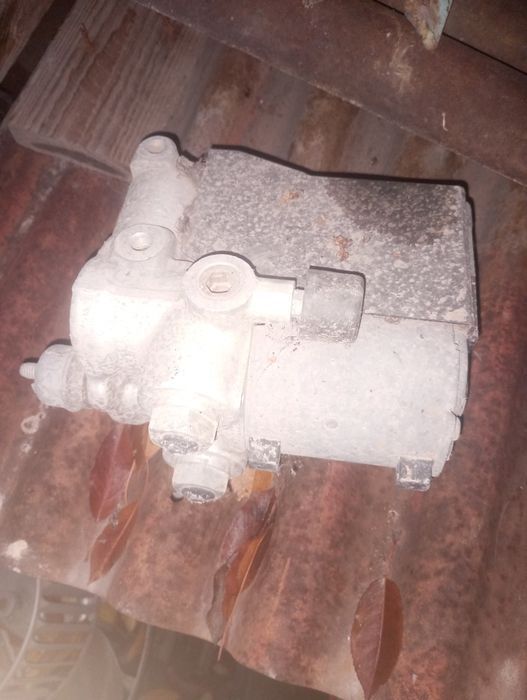 Продам запчасти на бмв