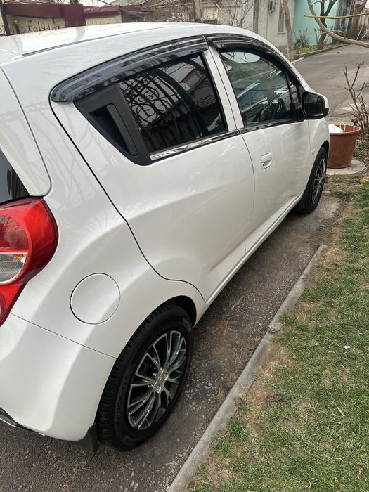 Спарк 2020  года , вторая позиция , хорошее состояние ,