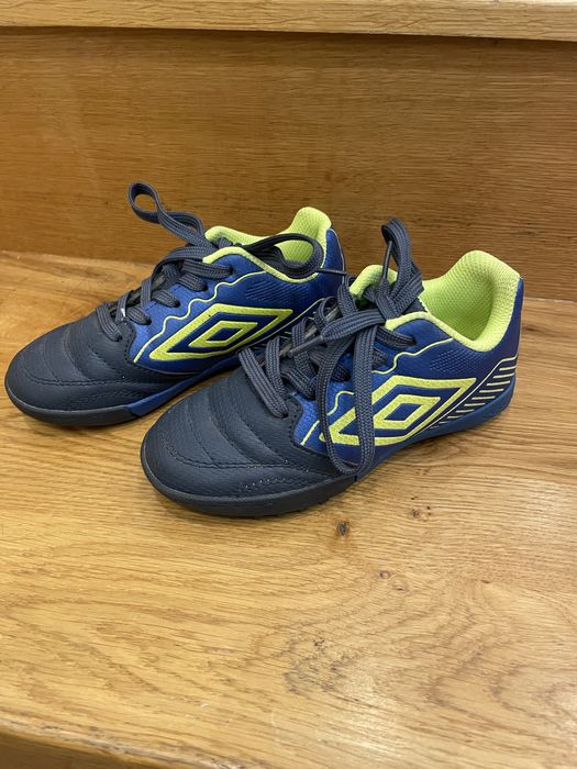 Футболни маратонки umbro