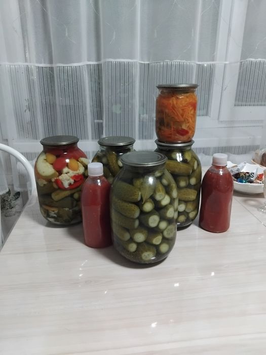 Домашние заготовки , соленья.