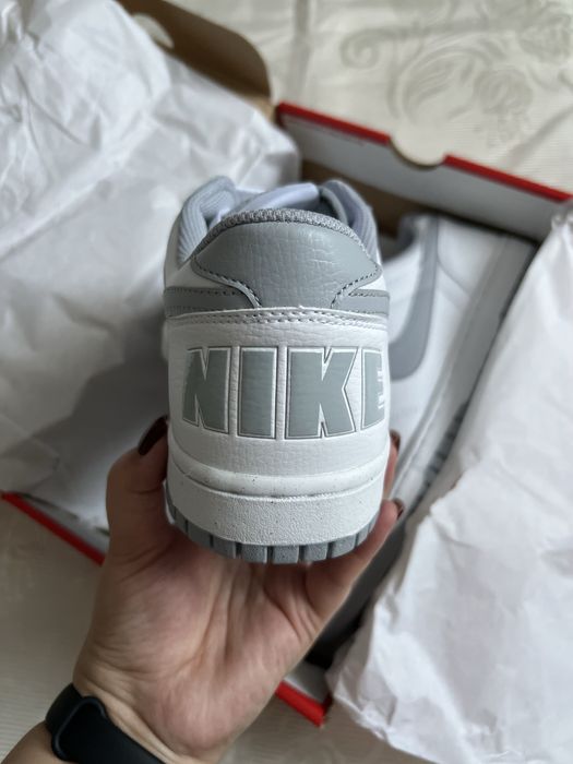 Новые кроссовки Nike