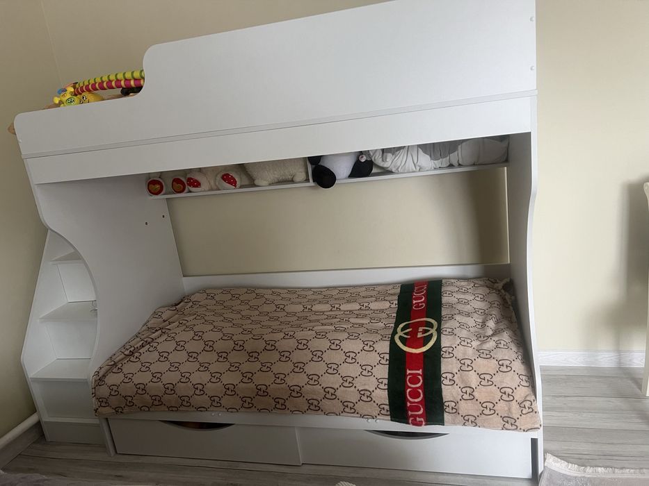 кровать двухьярусная