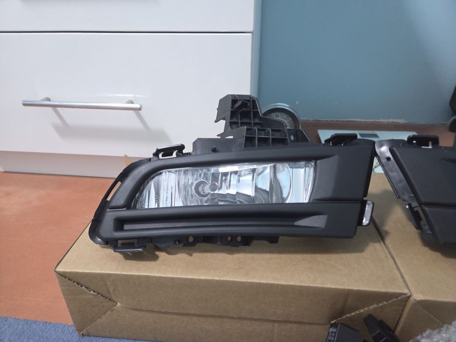 Противотуманки  мазда 3 бк