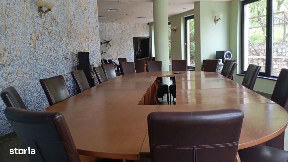 Vânzare complex turistic Dunăre — Cazanele Dunării, 3 pensiuni, 3,5M €