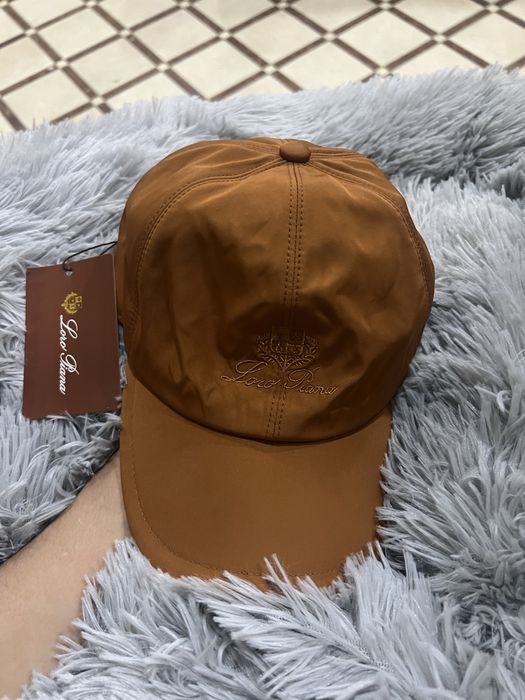 кепка от Loro piano