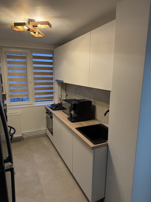 Apartament cu 3 camere,zona Republicii