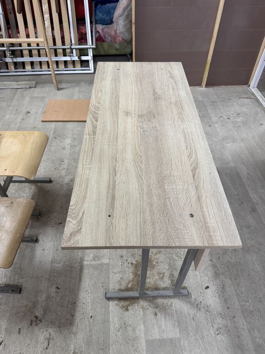 Парты 4 шт со 3 стулями