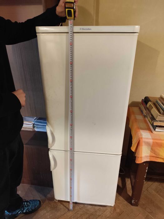 Хладилник с фризер Електролукс